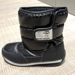Kids warm boots black